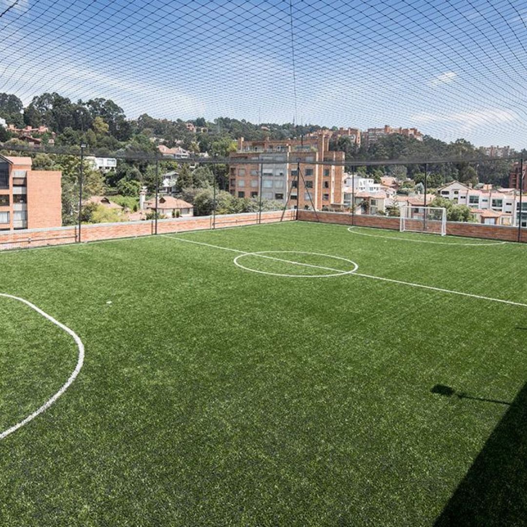 Instalación profesional de grama deportiva Fibrilada New Sportive