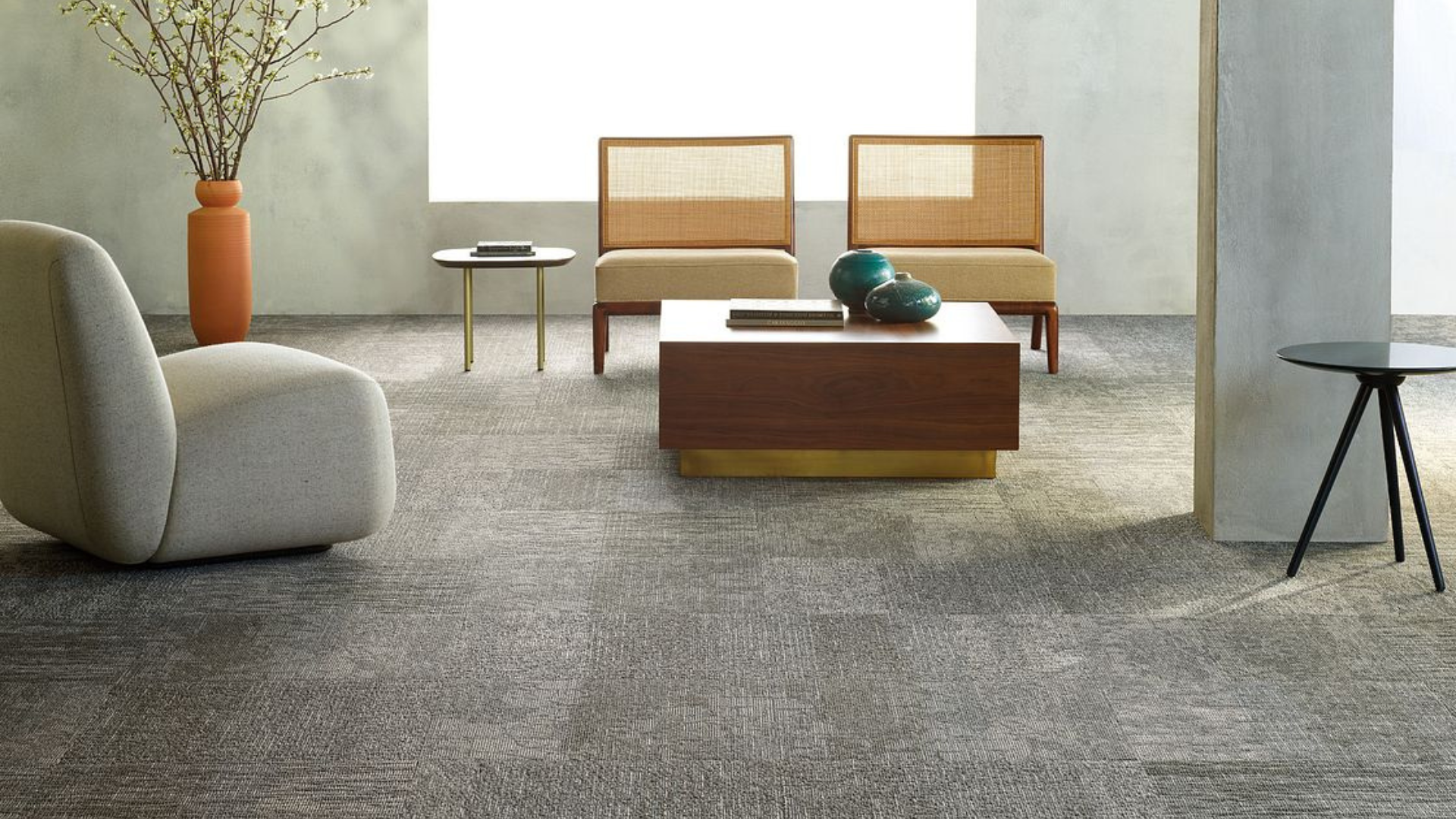 Alfombra Modular Arrange Gris Claro en ambiente de oficina Cuperz